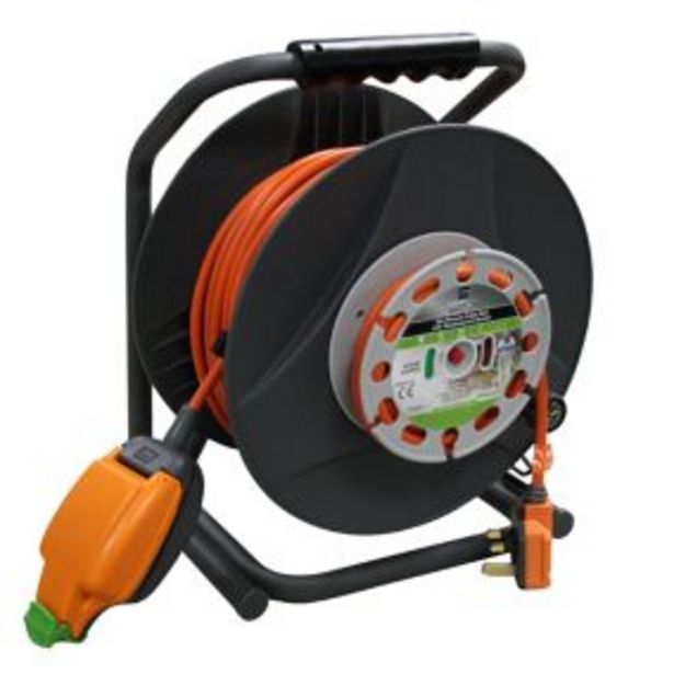 Masterplug 1 socket Black Indoor & outdoor Cable reel, 30m offers at £20 in TradePoint